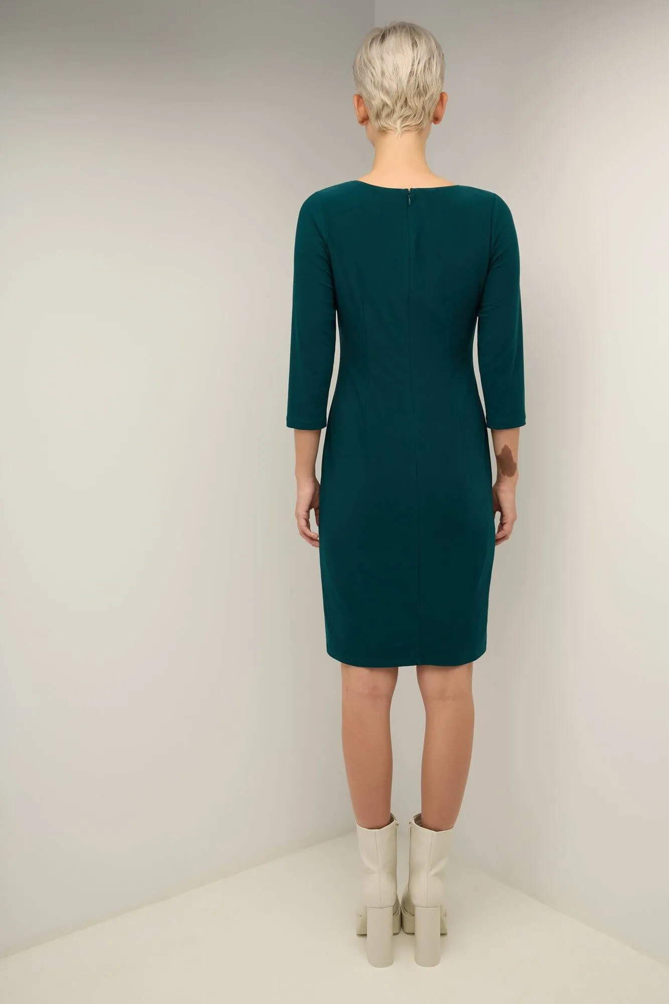 Form-Fitting Shift Dress with 3/4 Sleeves