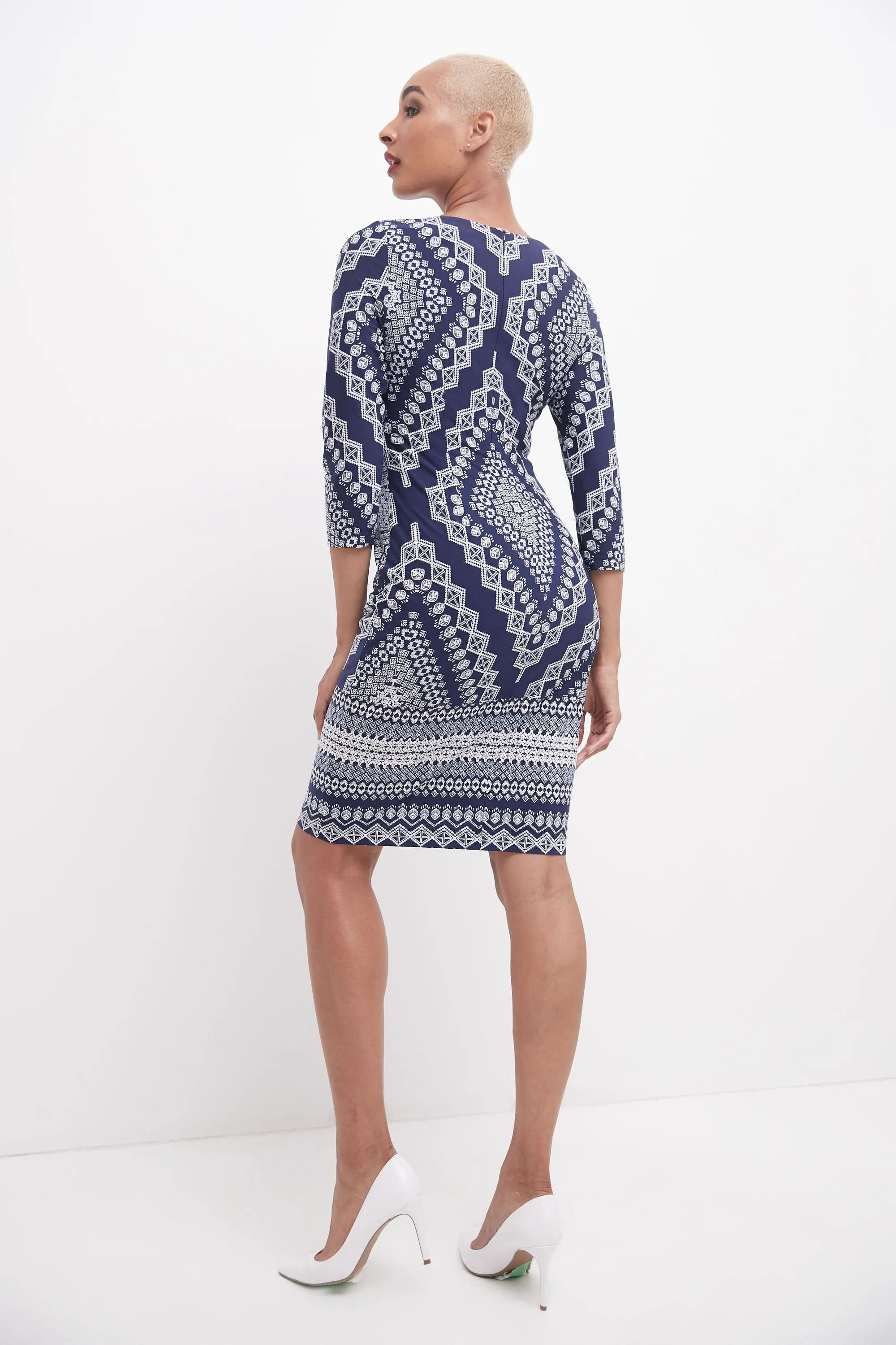 Form-Fitting Shift Dress with 3/4 Sleeves