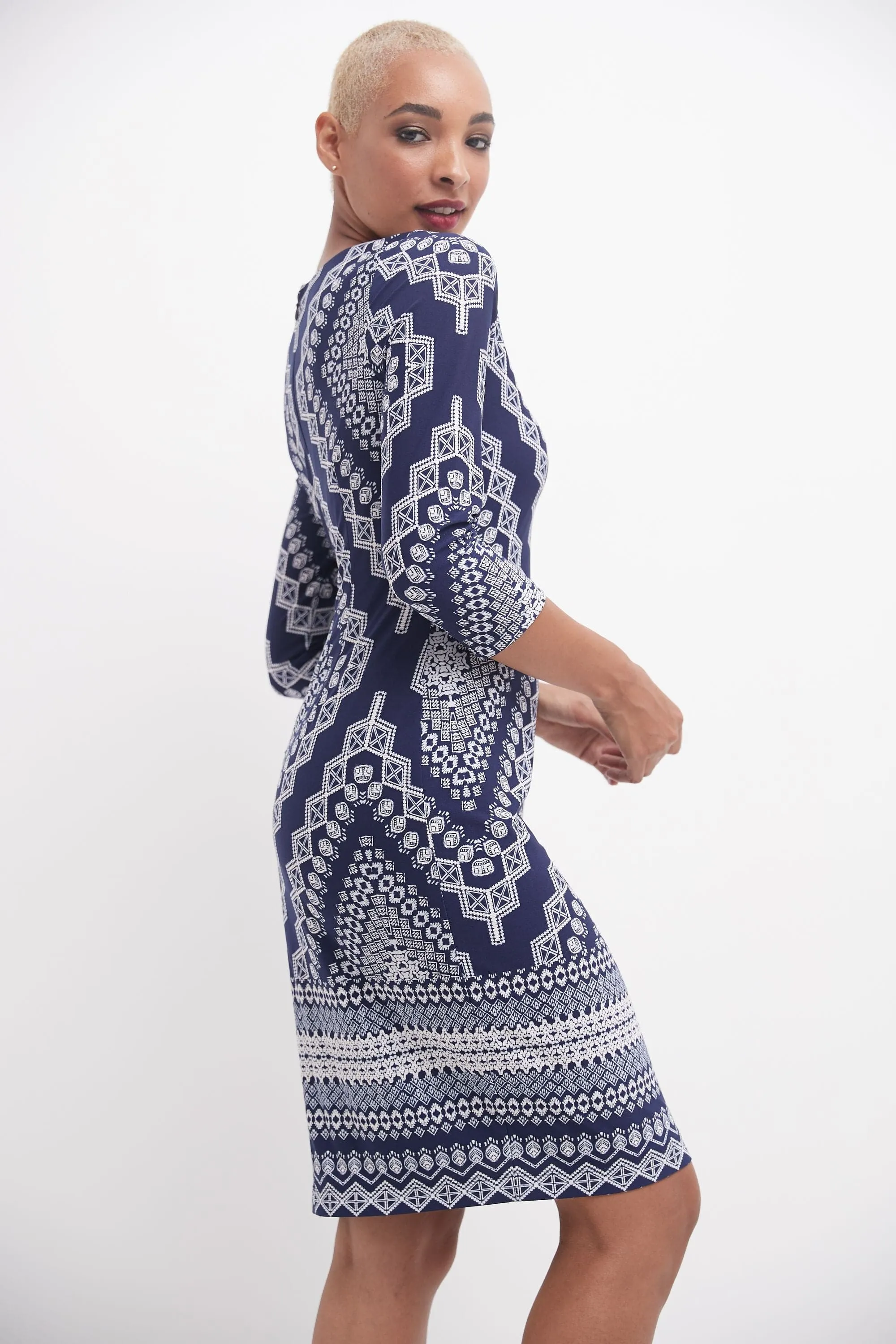 Form-Fitting Shift Dress with 3/4 Sleeves