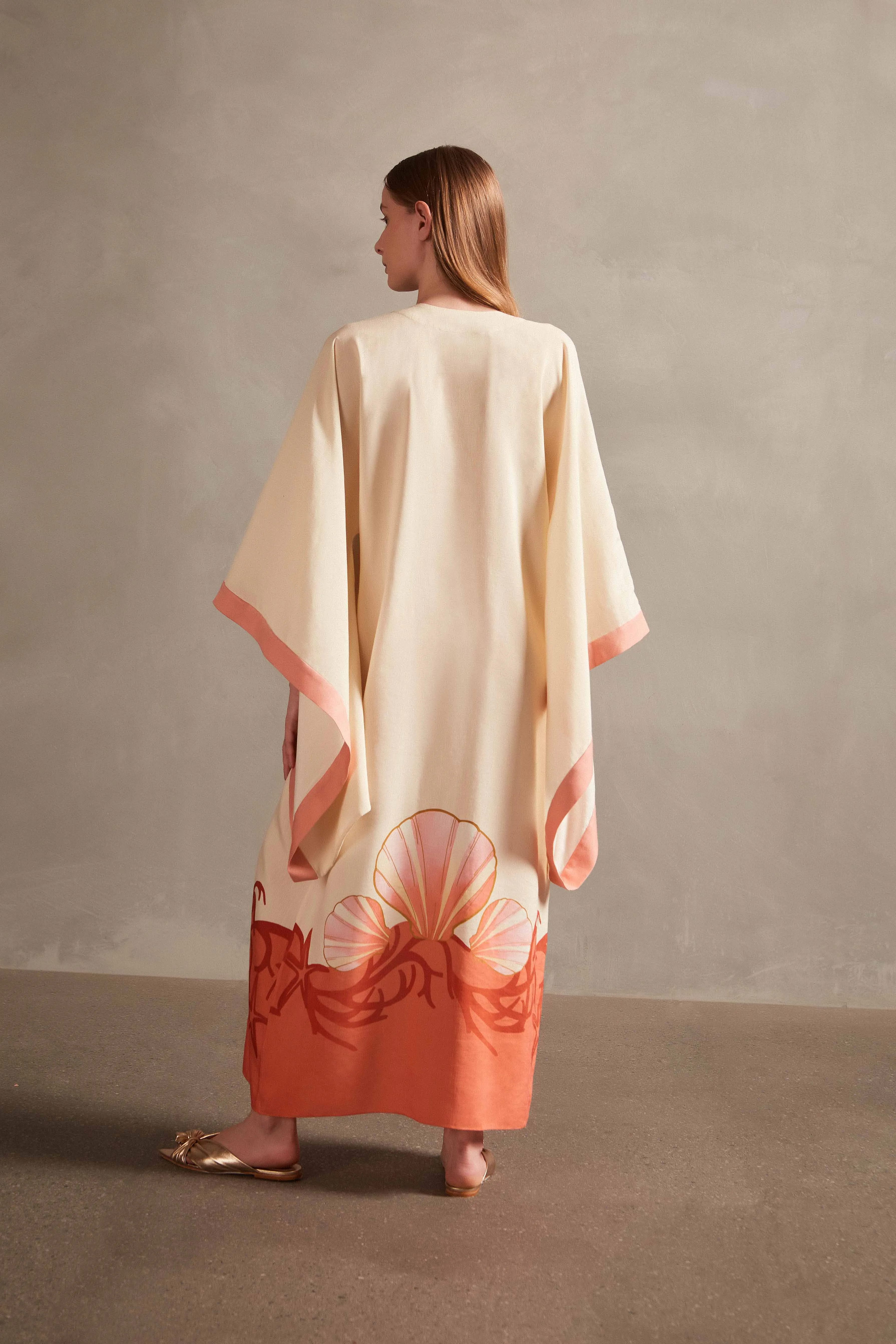 Seashell-Inspired Long Maxi Robe - Elegant and Comfortable Beach Cover-Up